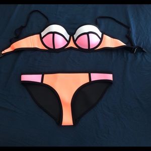 TRIANGL cute Color-block bikini set.